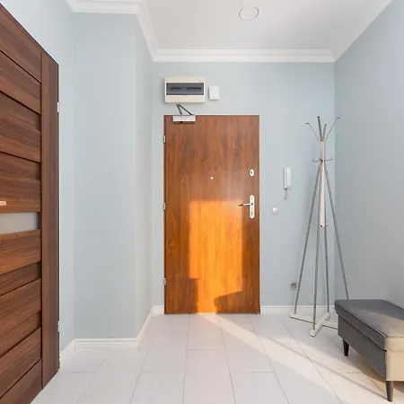 Dunska Chic By Bookinghost