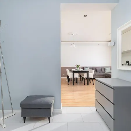 Apartmán Dunska Chic By Bookinghost