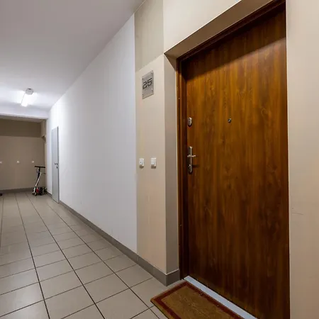 Dunska Chic By Bookinghost *