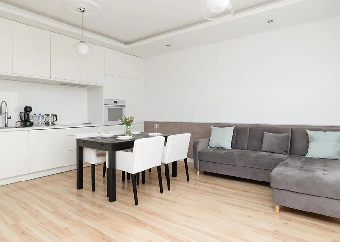 Dunska Chic By Bookinghost *