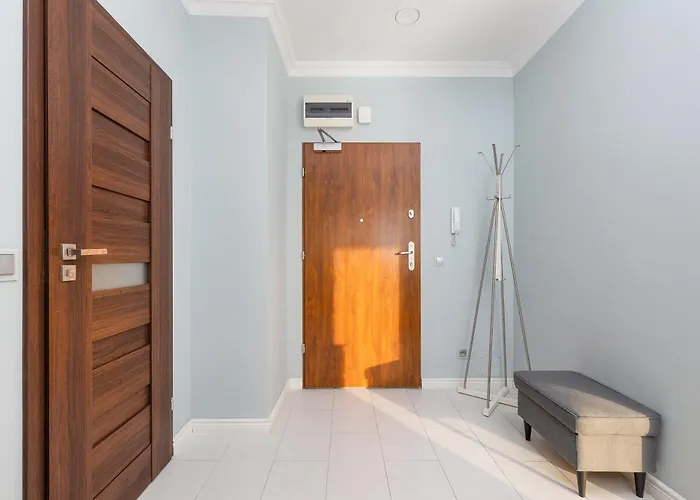 Dunska Chic By Bookinghost